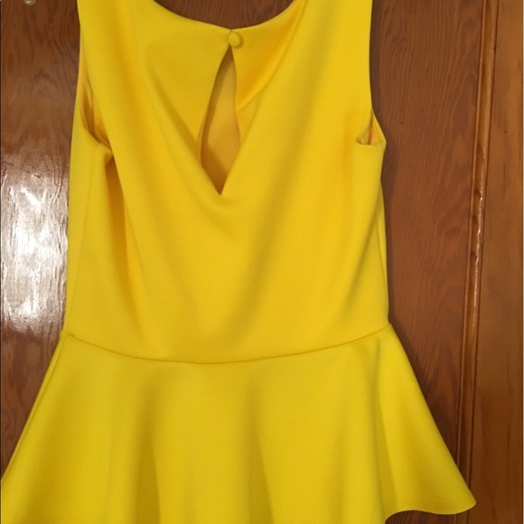 Xs bright yellow peplum top - Picture 3 of 5