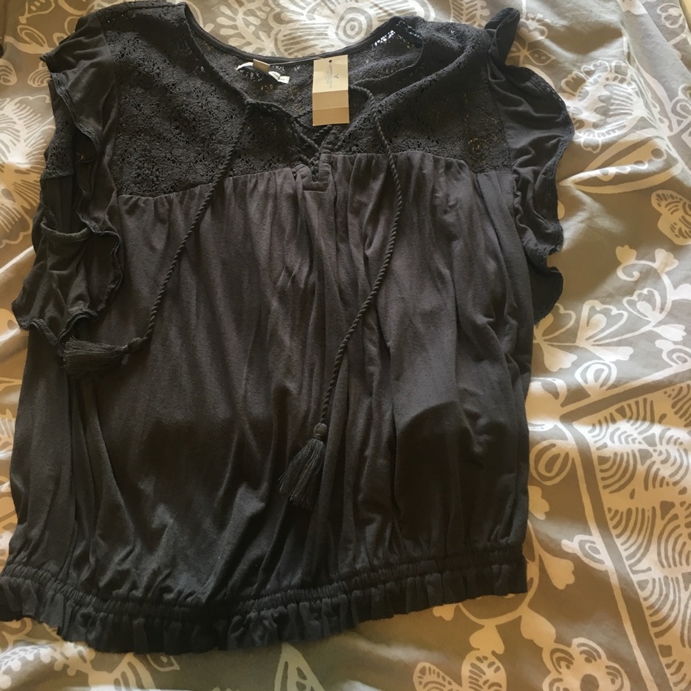 American Eagle Gray Blouse