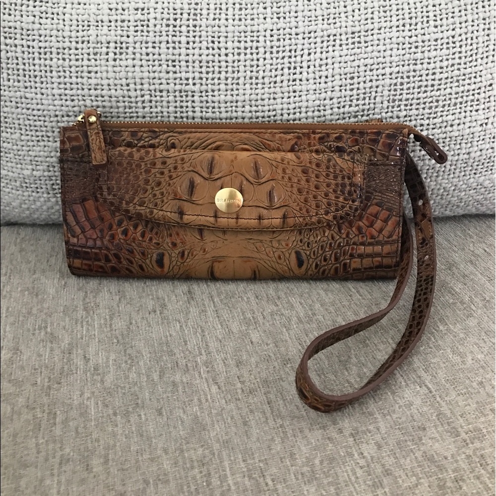 Brahmin wristlet
