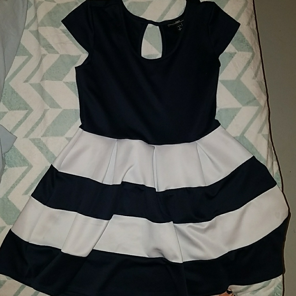 Black and white short dress