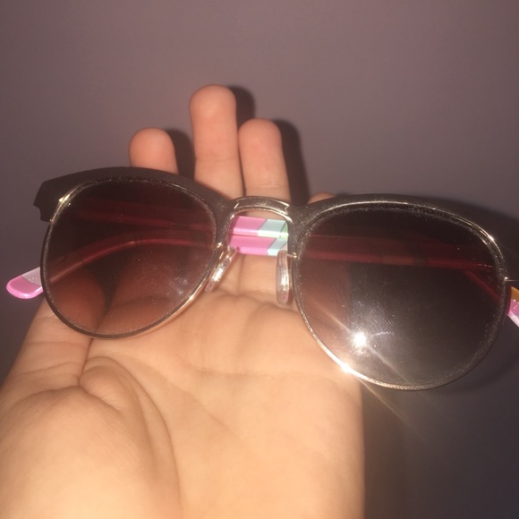 sunglasses - Picture 1 of 2