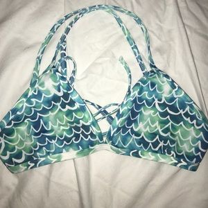 Jolyn Triangle Wave Top - Medium