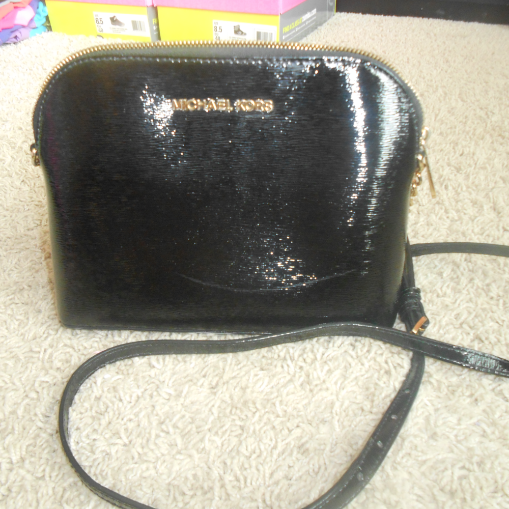 MICHAEL KORS Black Crossbody Bag ~ EUC