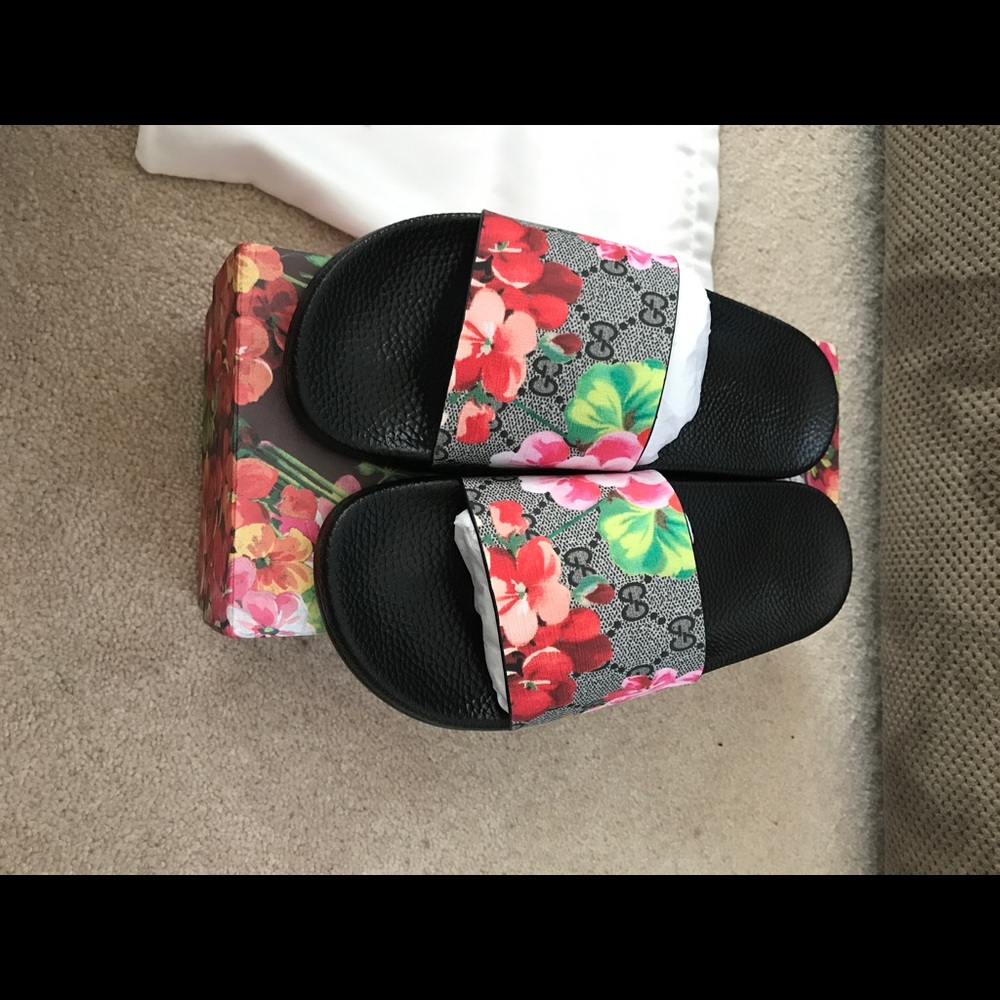Brand new ! Floral slides !