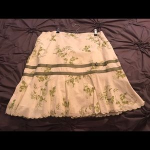 Old Navy cream and green flowered swing skirt