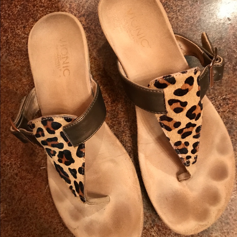 Vionic leopard wedge sandals, sz 8, VGUC