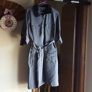 Dress with zipper in the front & belt