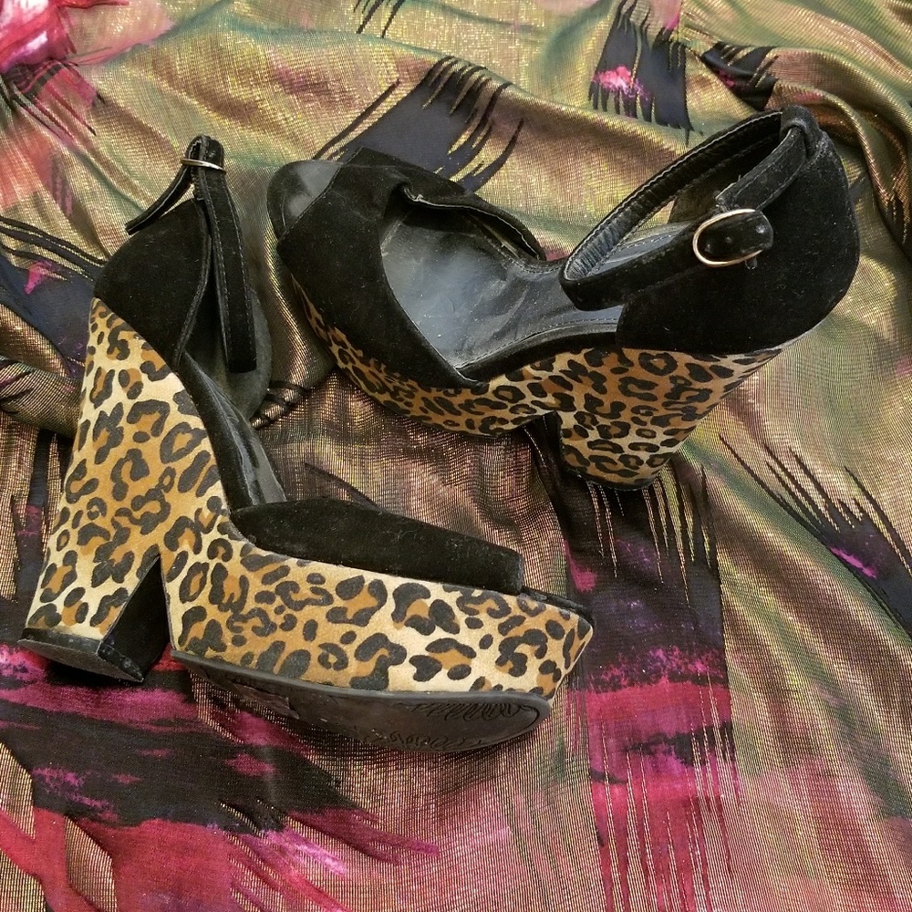 Shoes - Picture 2 of 2