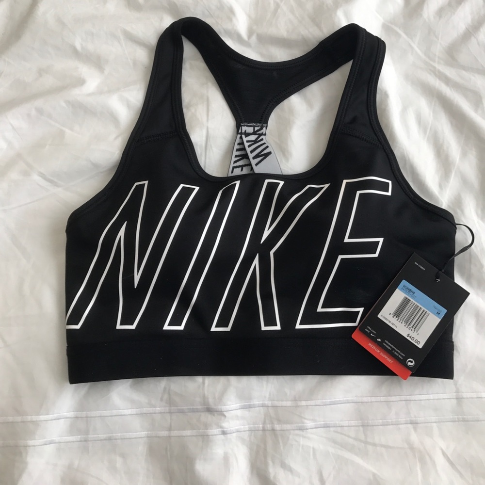 Nike sports bra black