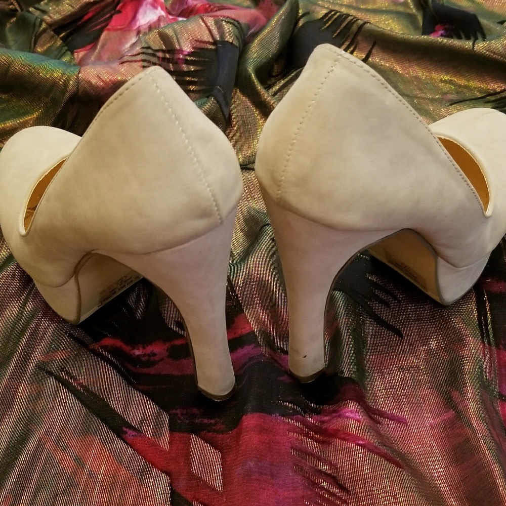 Pumps - Picture 2 of 2