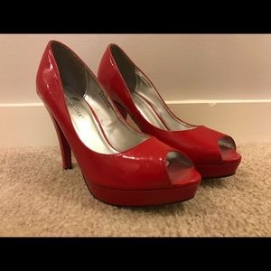 Red pumps
