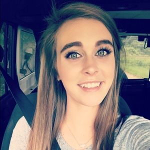 Meet your Posher, Rebekah