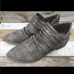 Mi.im/ free people lost valley ankle bootie size 9