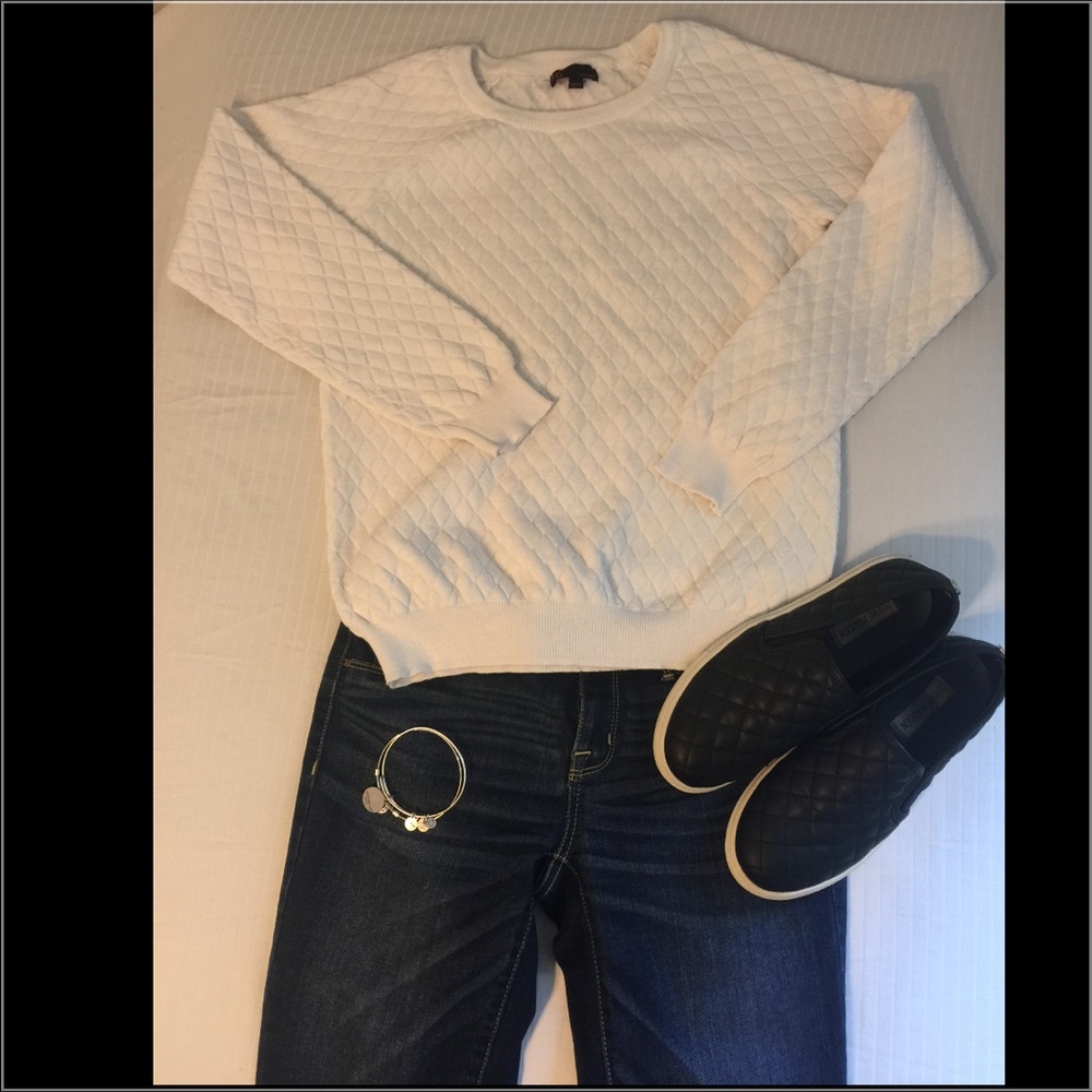 Sweater Quilted look Size Medium