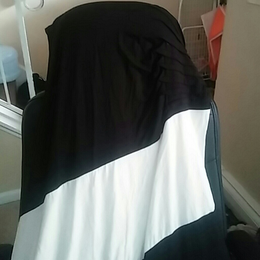 Long black and white maxi dress