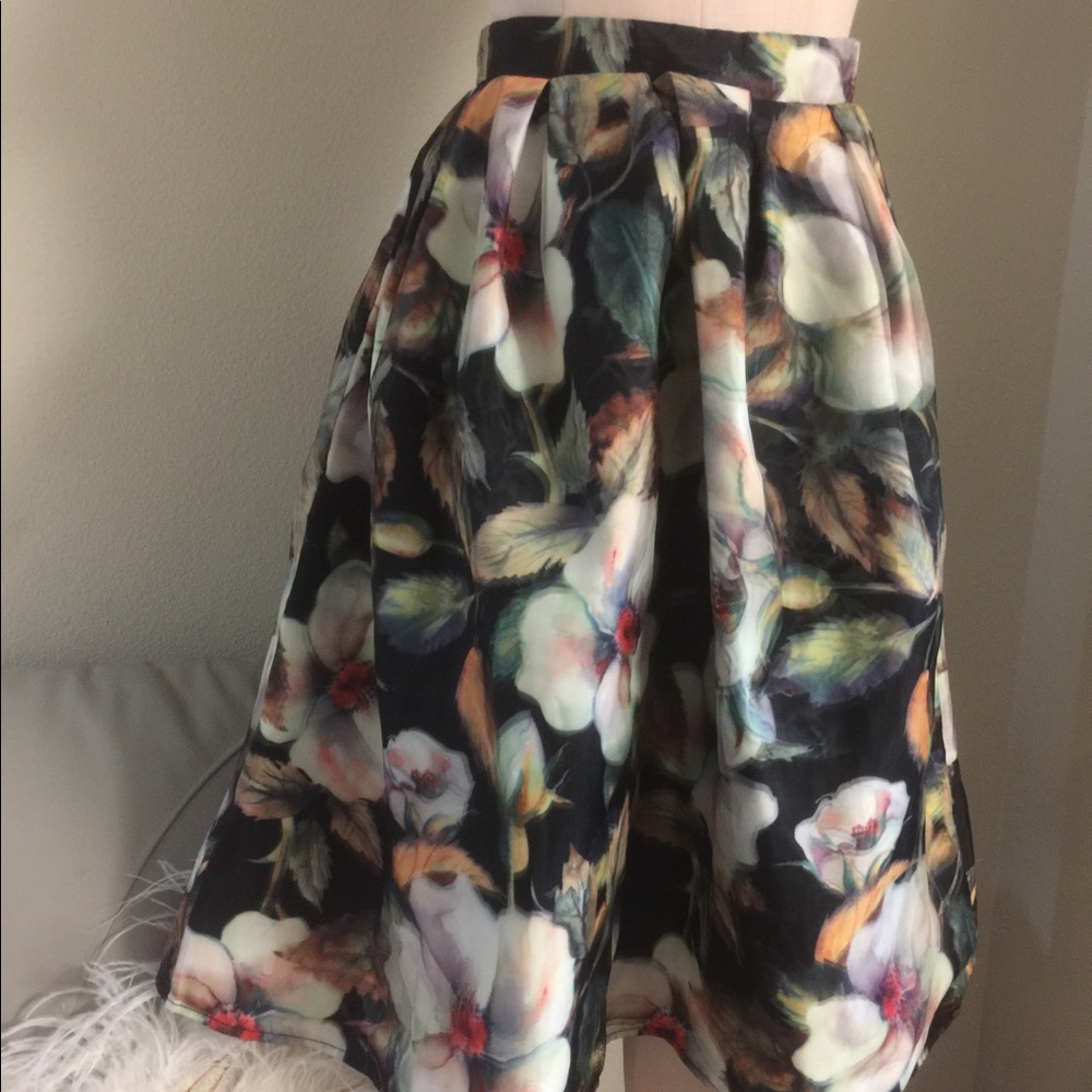 Flower print skirt