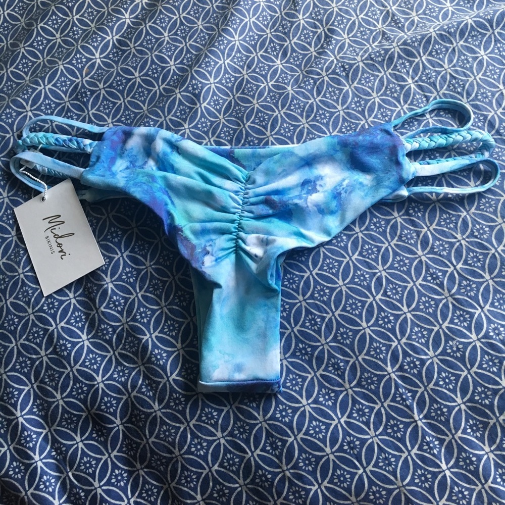 Midori Water Emmie bottom