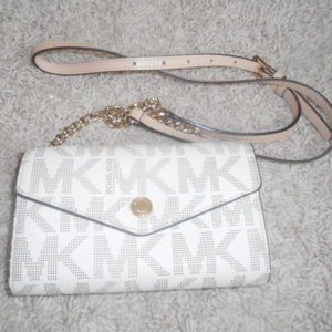 MICHAEL KORS White Wallet/Crossbody Purse ~ EUC