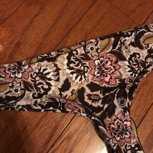 NWOT Beach Riot x Stone Cold Fox Bottoms - Picture 2 of 5