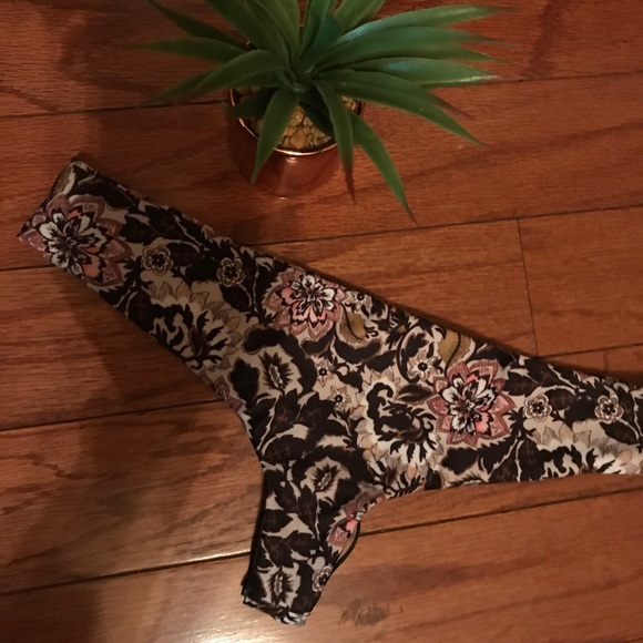 NWOT Beach Riot x Stone Cold Fox Bottoms - Picture 4 of 5