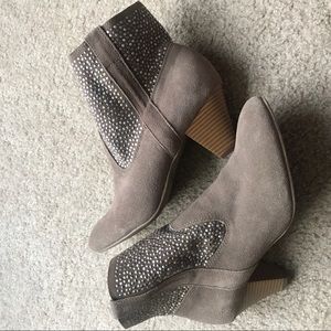 American Eagle outfitters heals