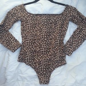 NWOT Off shoulder bodysuit