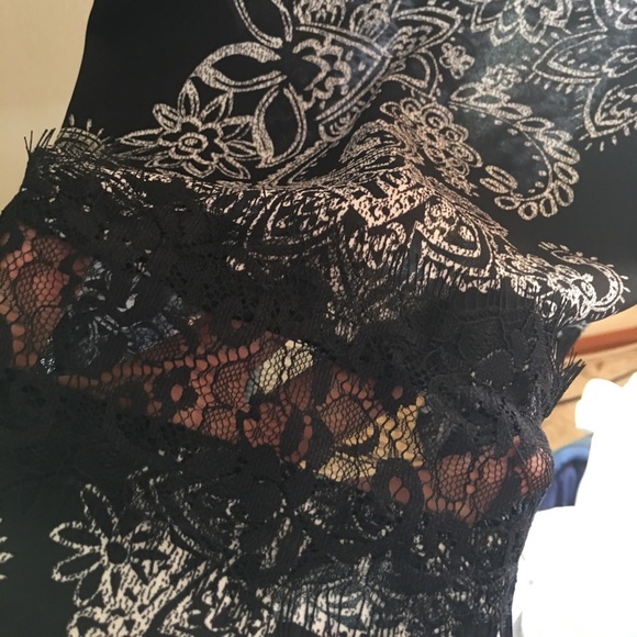 Paper crane gorgeous lace tank top - Picture 3 of 4