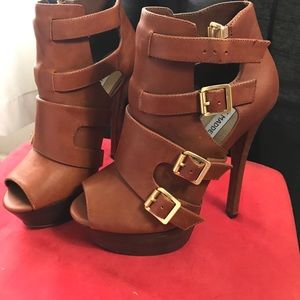 Steve Madden open toe platform heels