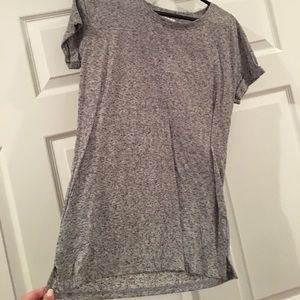 Gray tee