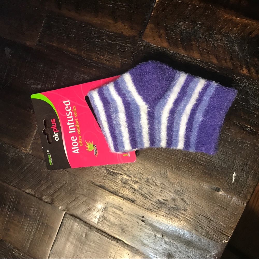 Women fuzzy socks
