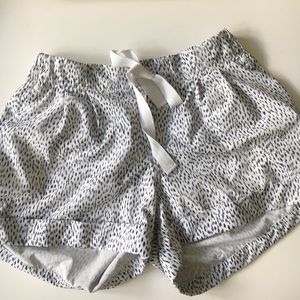 Lululemon Spring Break Away shorts