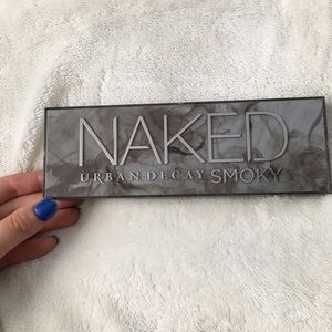 Urban Decay Naked Smoky Eyeshadow Palette
