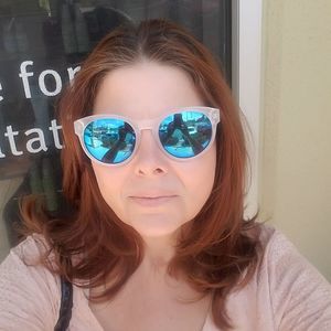 Meet your Posher, Cathy