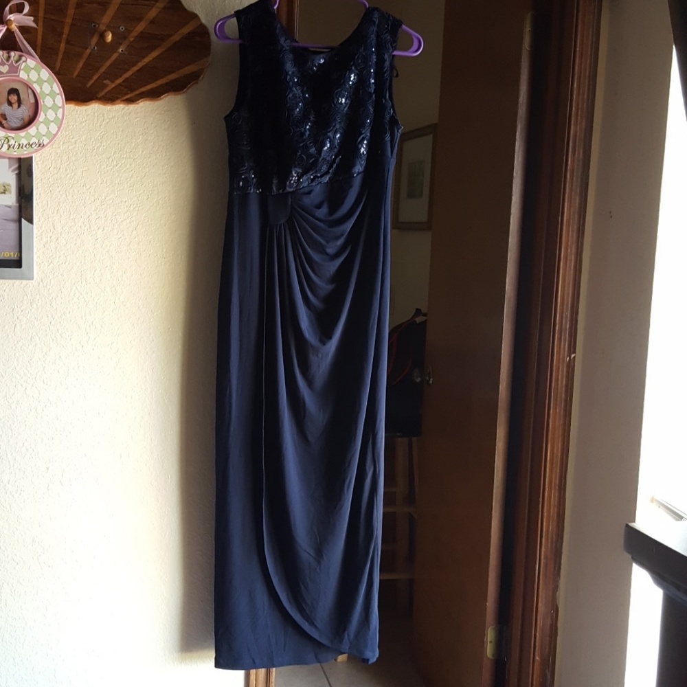 Party dress great condition.  Worn 1 time
