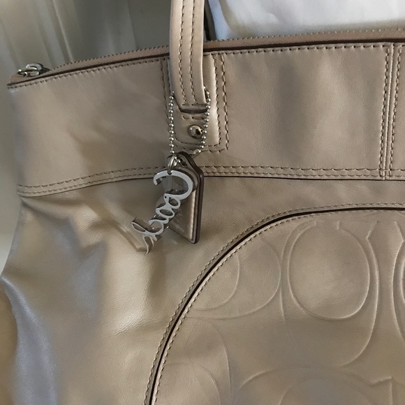 Coach Tote - Picture 3 of 8