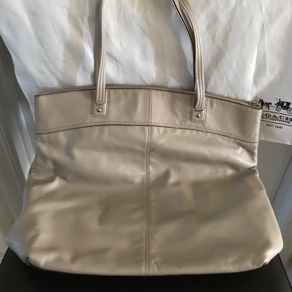 Coach Tote - Picture 4 of 8