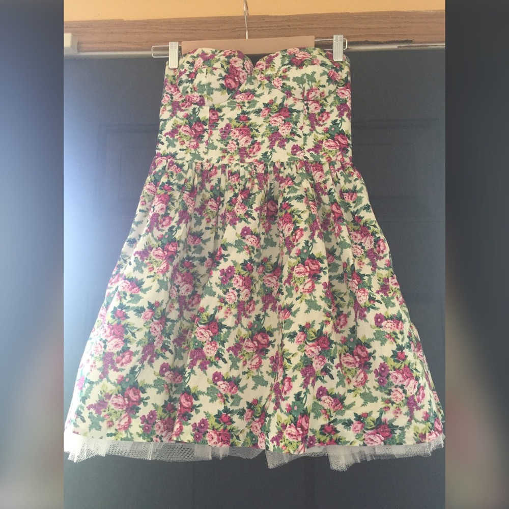 SANS SOUCI Floral Dress