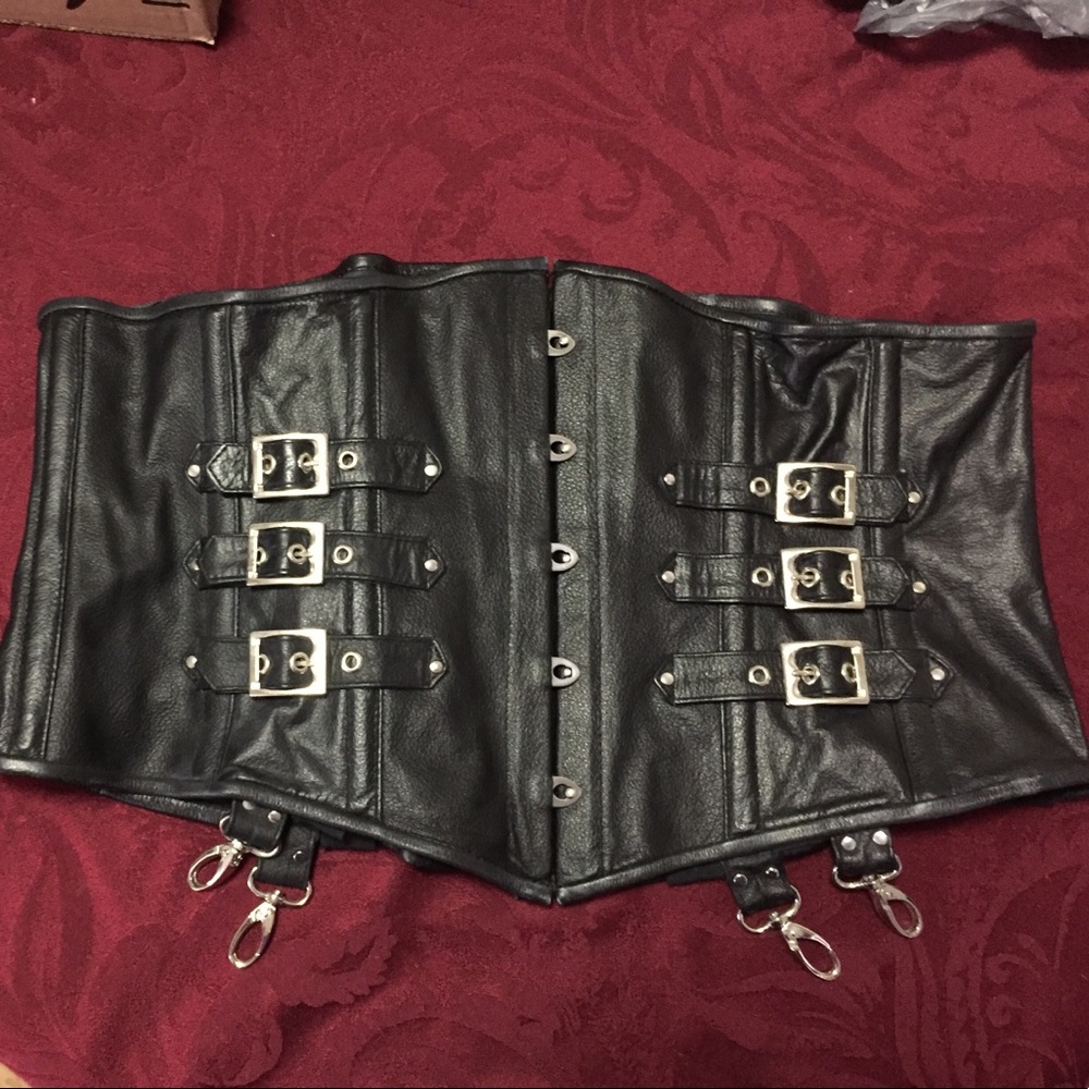 Gorgeous leather corset - Plus size