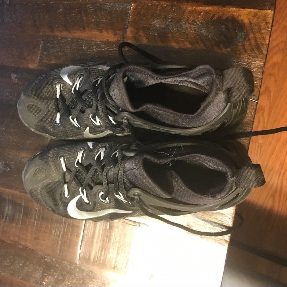 Nike basketball shoes size 7.5