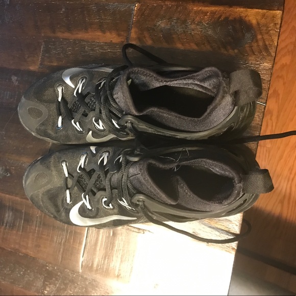 Nike basketball shoes size 7.5 - Picture 1 of 3