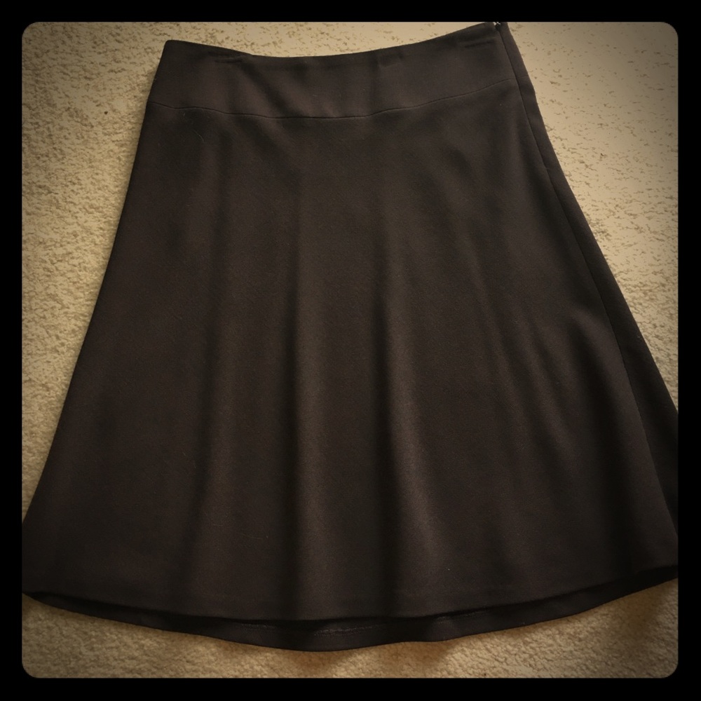 Ann Taylor - Above knee skirt Size 6