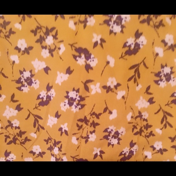 NWT•XL•YELLOW FLORAL FIT N FLARE FLATTERING DRESS - Picture 6 of 13