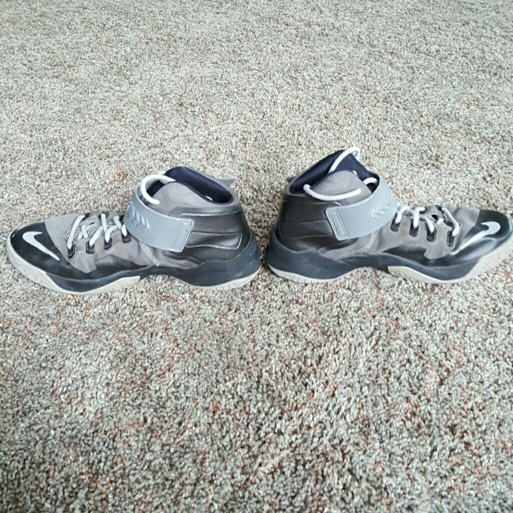 lebron-8 - Picture 3 of 5
