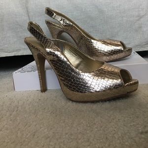 Gold Open-toe heel