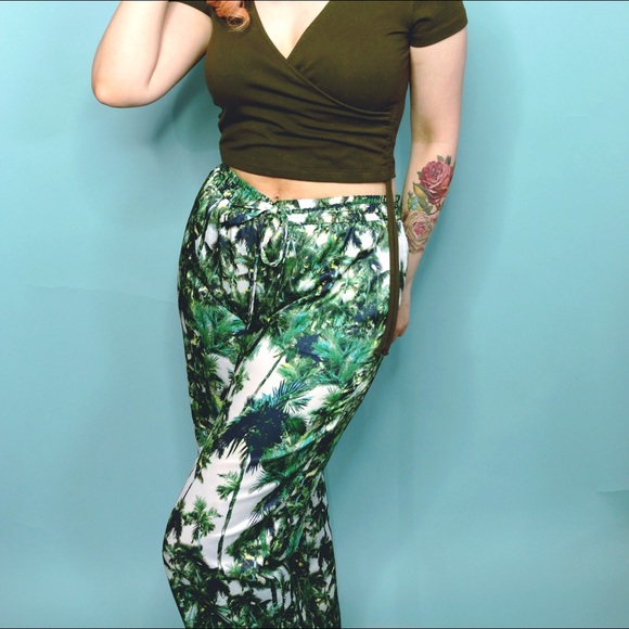 Forever 21 Pants - Palm Print Palazzo Pants Forever 21 Pants - Palm Print Palazzo Pants
