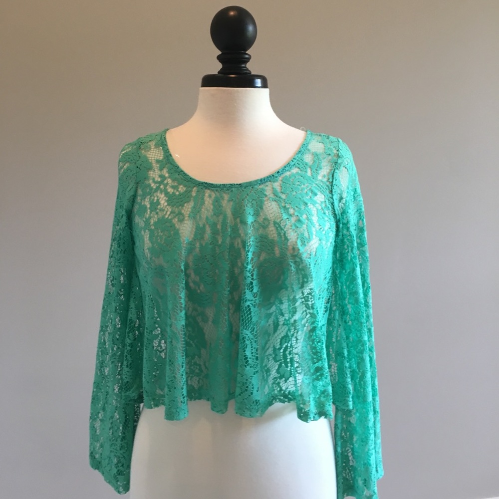 Caramela green lace crop top