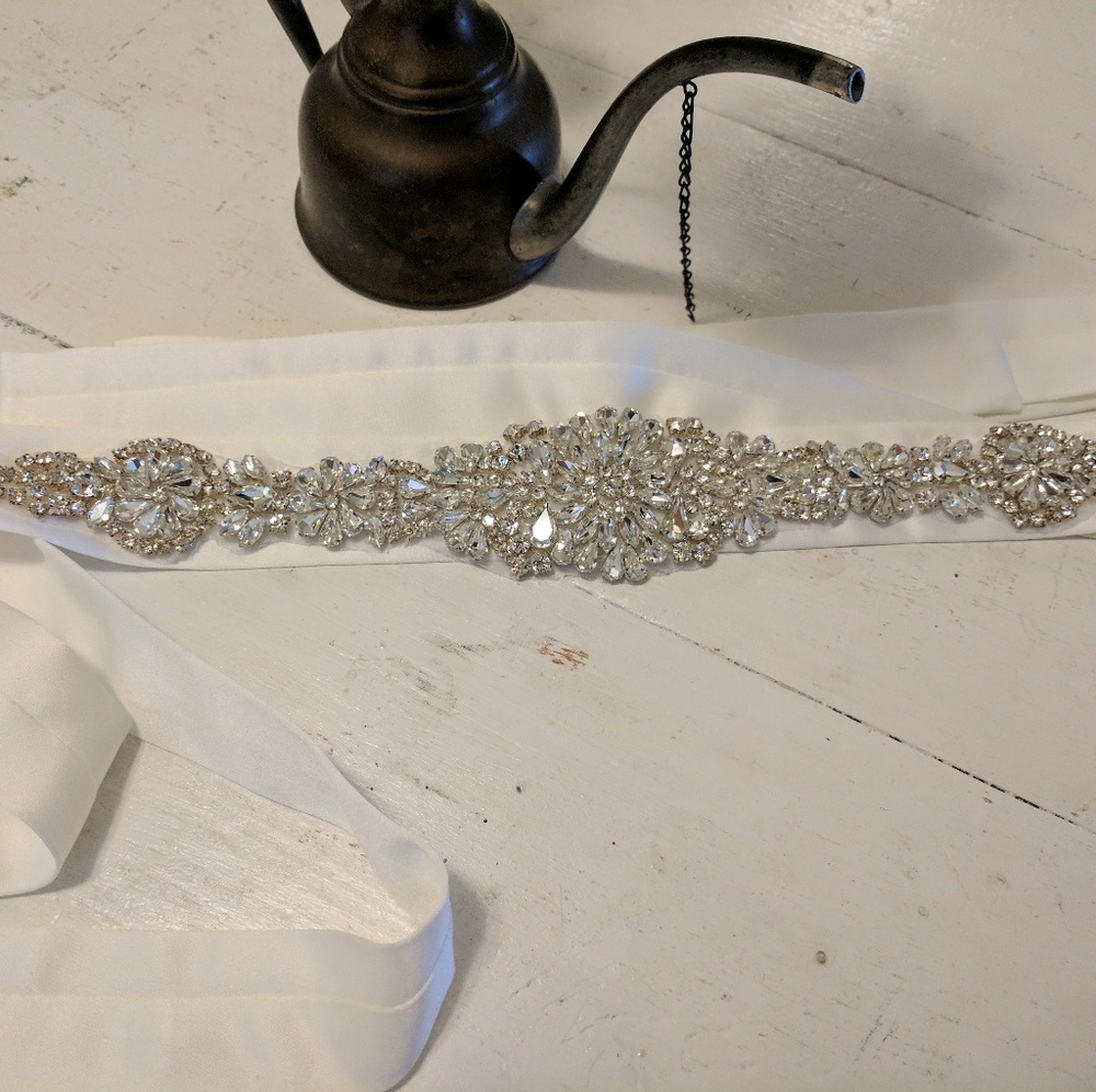 Gorgeous bridal belt!