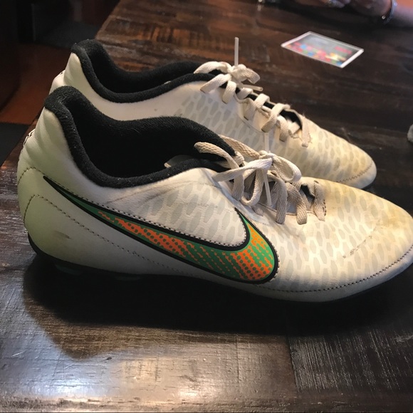 Youth size 6 soccer cleats. - Picture 2 of 3