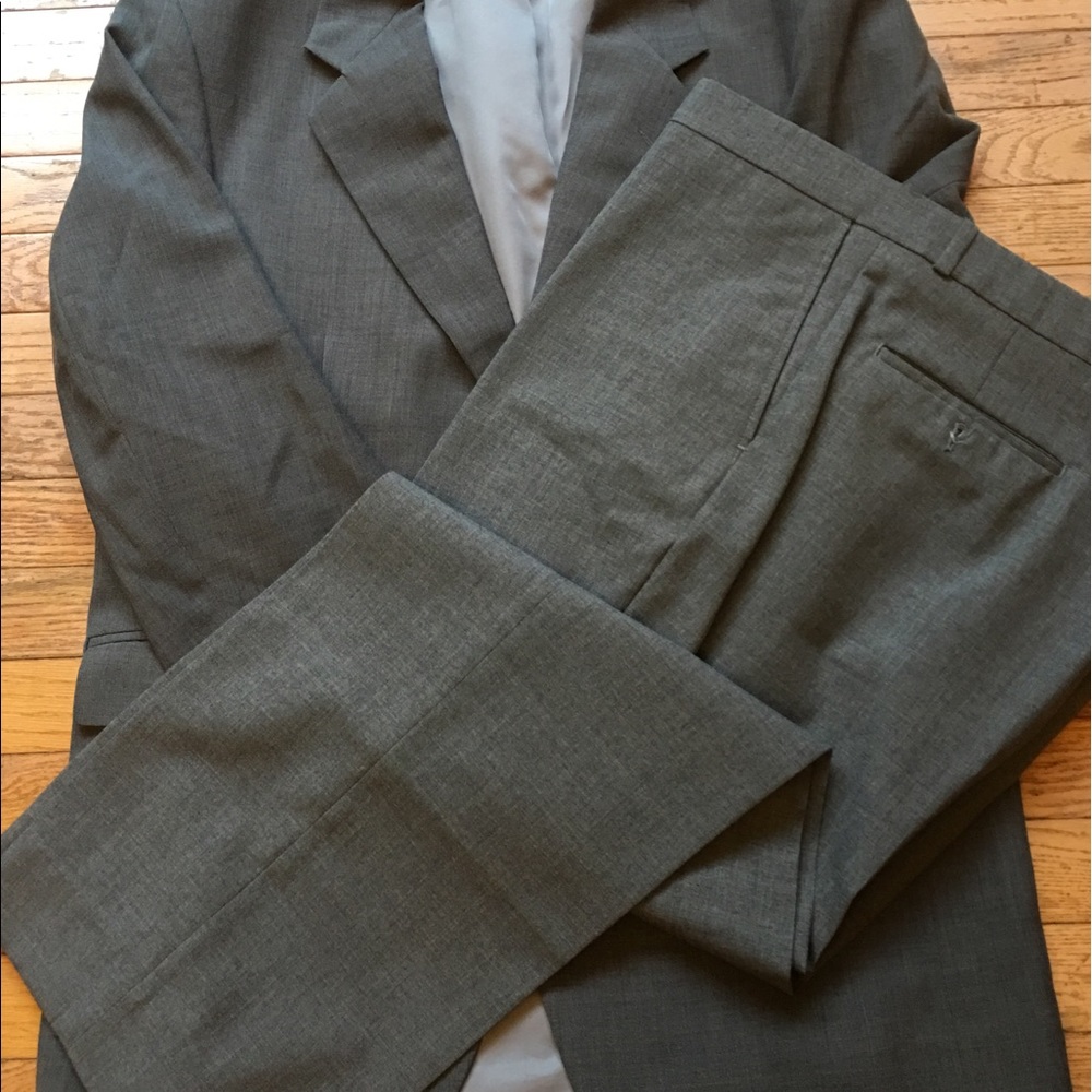 Men's Farah Suit.  Size:  42 Regular