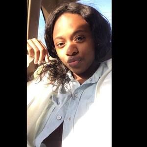 Meet your Posher, Simone